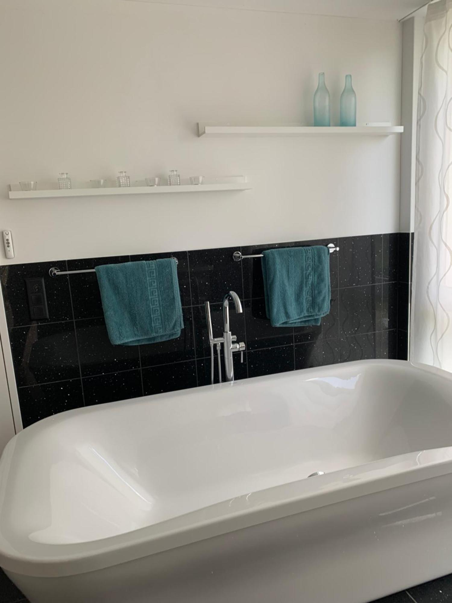 Deluxe Doppelzimmer Mit Pool Und Aussicht Danikon